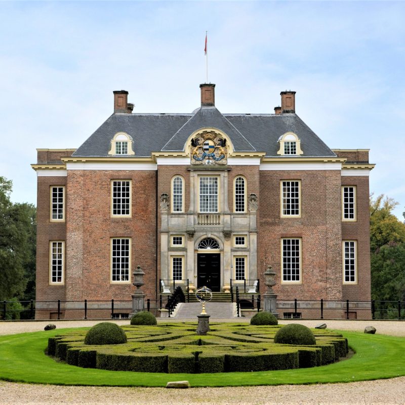 cover foto Middachten def. (1)